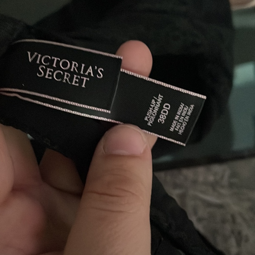 Victoria’s Secret bra. Size 38DD. Push up - Picture 3 of 3